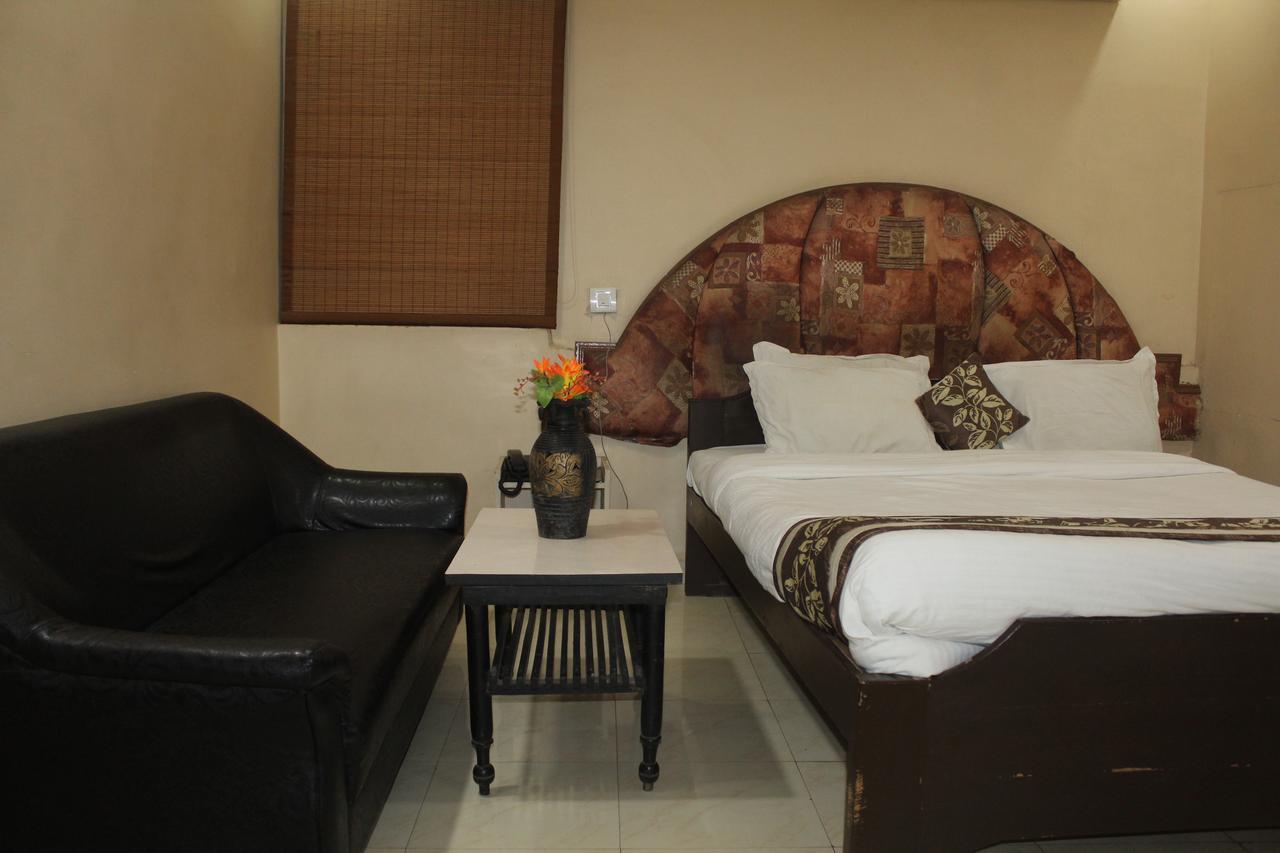 Hotel Avadh Nagpur Exterior photo